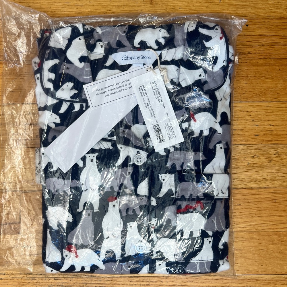 NWT The Company Store Flannel Navy Winter Bears PJ Set 10